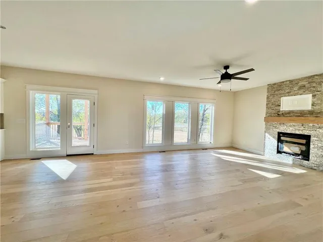 $541,900 | 1929 Longview Drive, Liberty, MO 64068