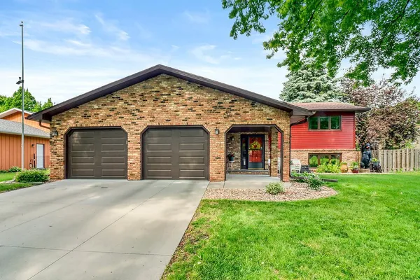 $399,900 | 3907 3rd Street South, Moorhead, MN 56560