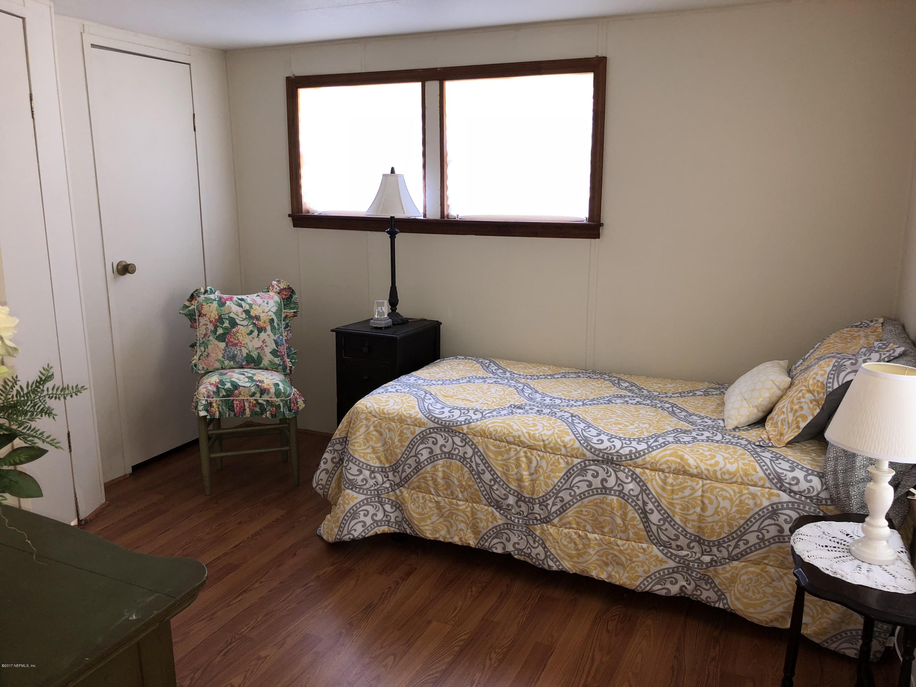 128 Riverside Avenue Satsuma, FL 32189 - Photo 8 of 18 Bedroom 1