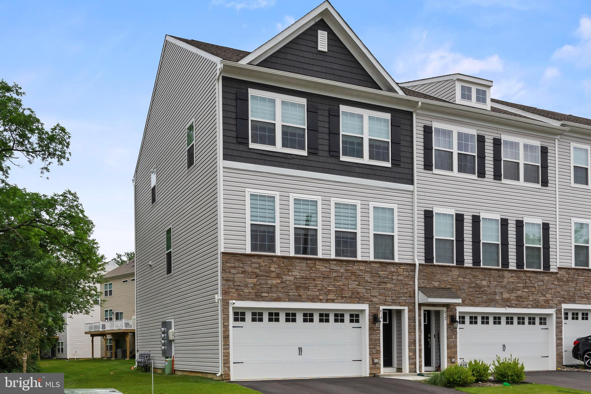 414 Monte Farm Road Mount Laurel, NJ 08054 - Photo 2 of 27 a view of a large building