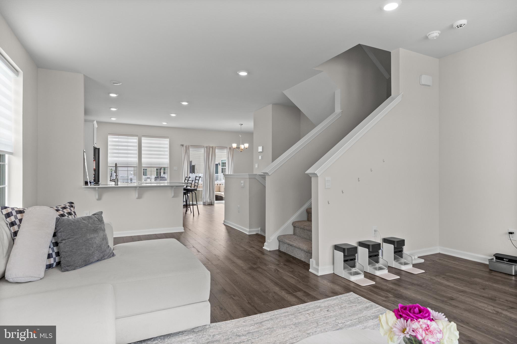 414 Monte Farm Road Mount Laurel, NJ 08054 - Photo 9 of 27 a living room with furniture and kitchen view