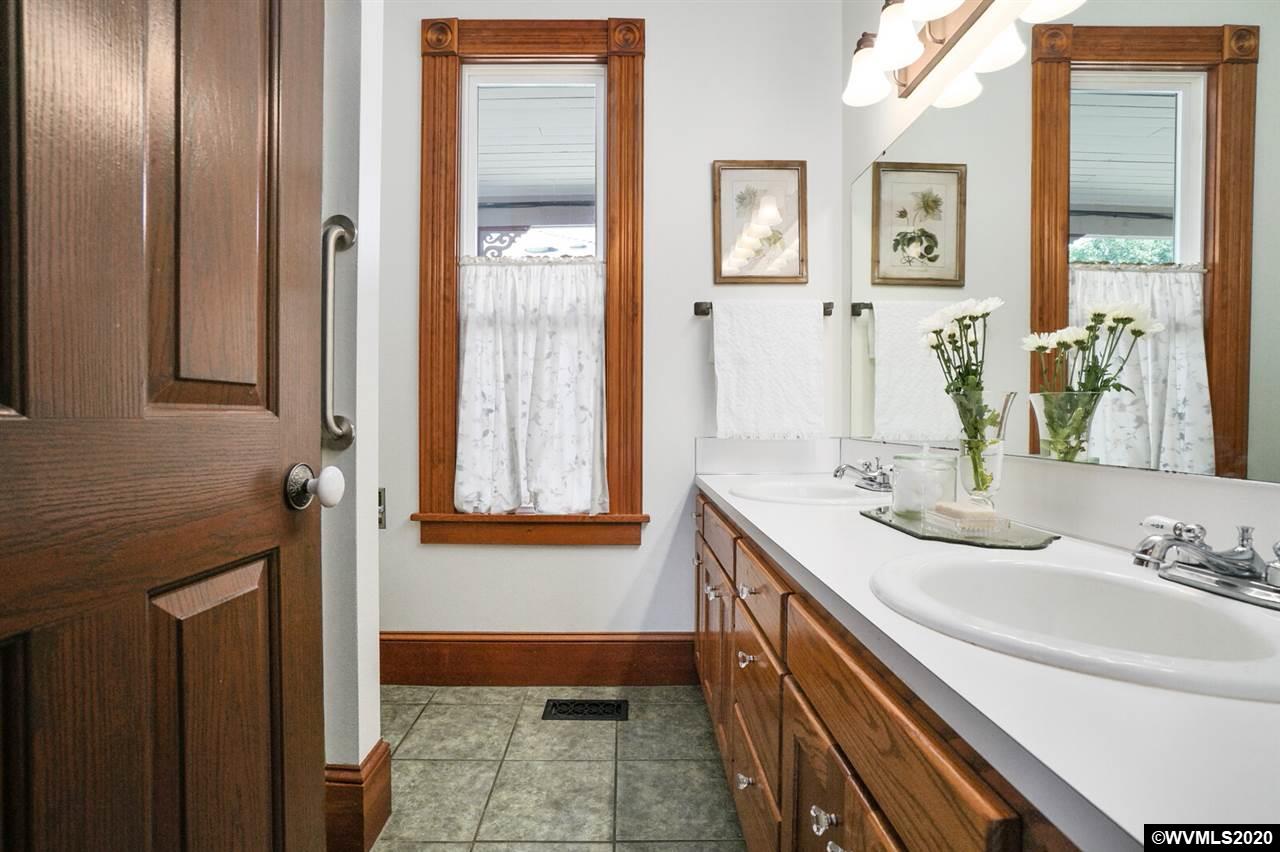 2020 Chase Loop Southwest Albany, OR 97321 - Photo 27 of 40 Gallery Image 27