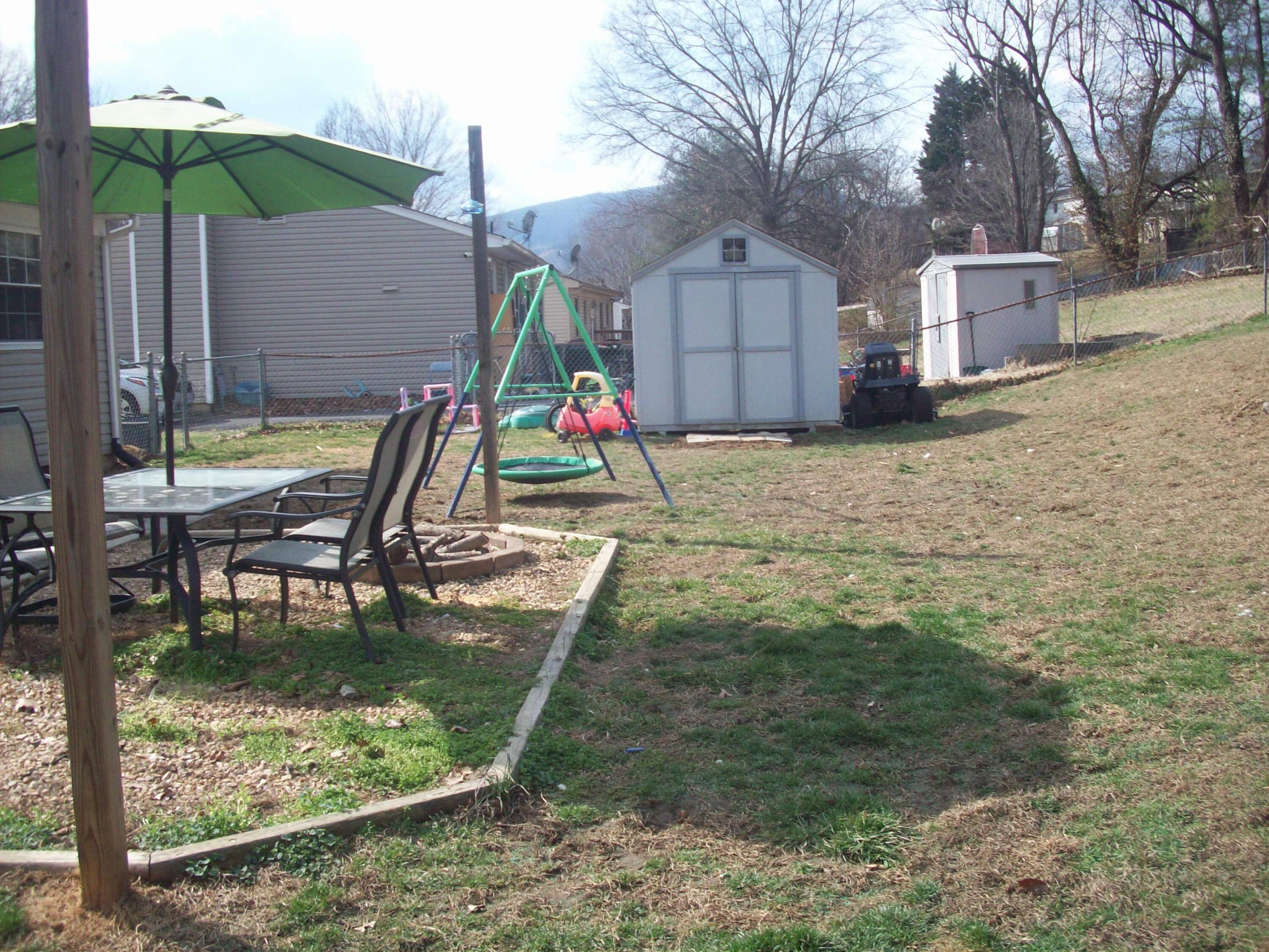 8211 Wood Haven Road Roanoke, VA 24019 - Photo 16 of 16 100_3283