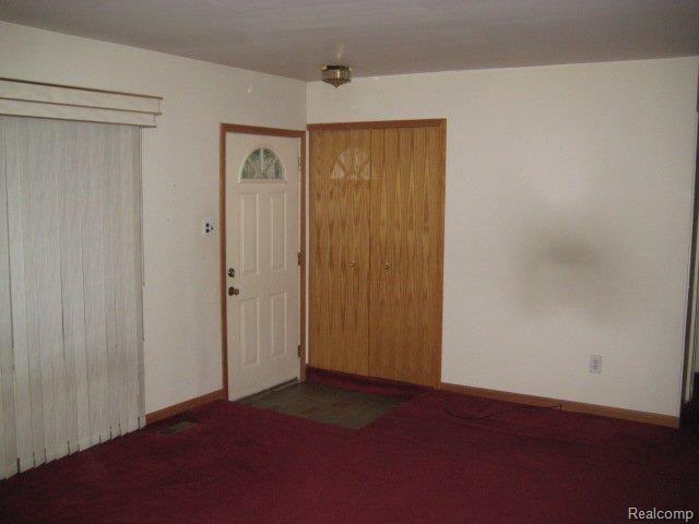 26623 Ridgefield Avenue Warren, MI 48089 - Photo 2 of 6 LivingRm.JPG