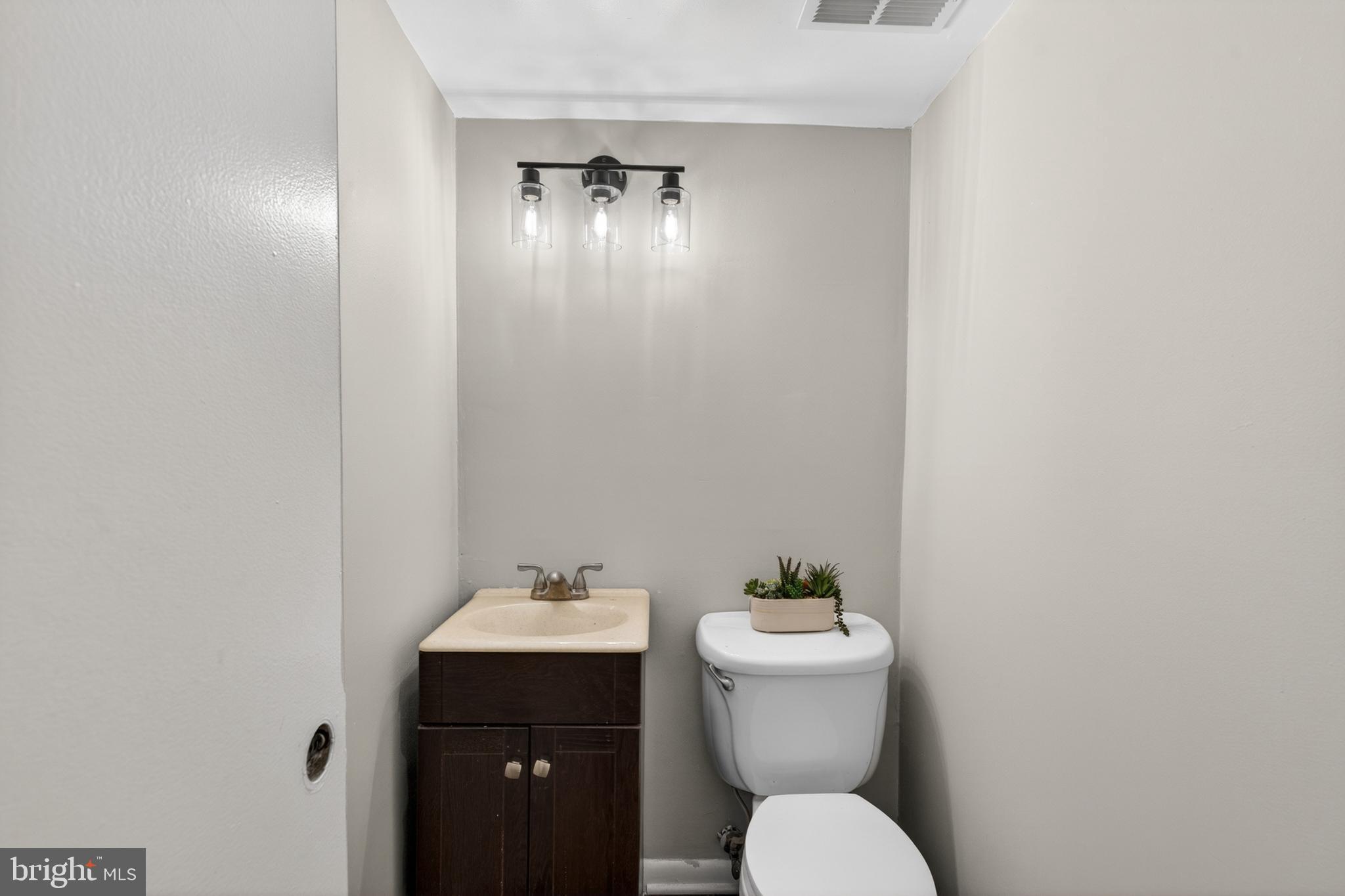 9333 Pan Ridge Road Baltimore, MD 21234 - Photo 24 of 37