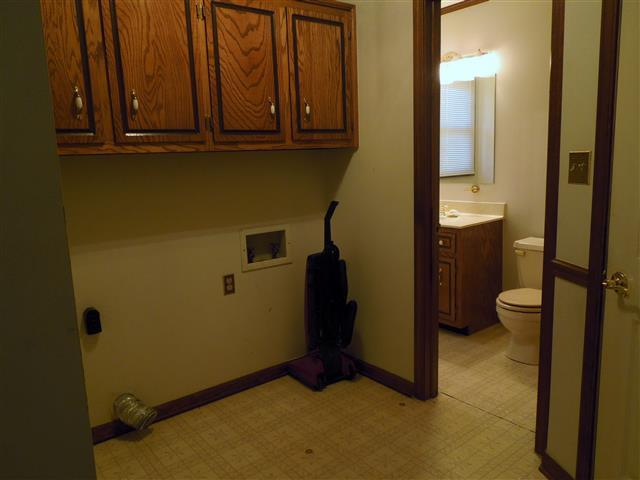 118 Lynn Road Dover, TN 37058 - Photo 8 of 19 Utility room on the main level.