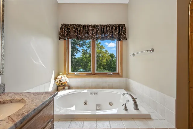 $1,050,000 | 10684 Alameda Avenue, Inver Grove Heights, MN 55077