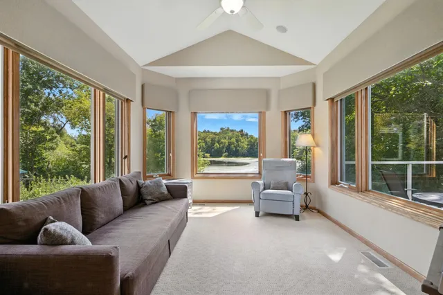 $1,050,000 | 10684 Alameda Avenue, Inver Grove Heights, MN 55077