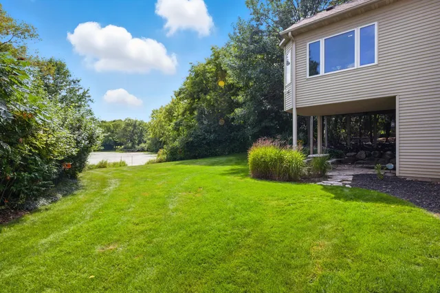 $1,050,000 | 10684 Alameda Avenue, Inver Grove Heights, MN 55077