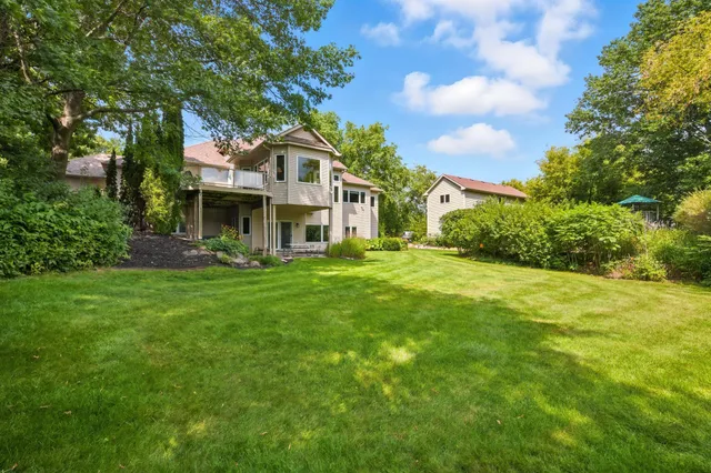 $1,050,000 | 10684 Alameda Avenue, Inver Grove Heights, MN 55077