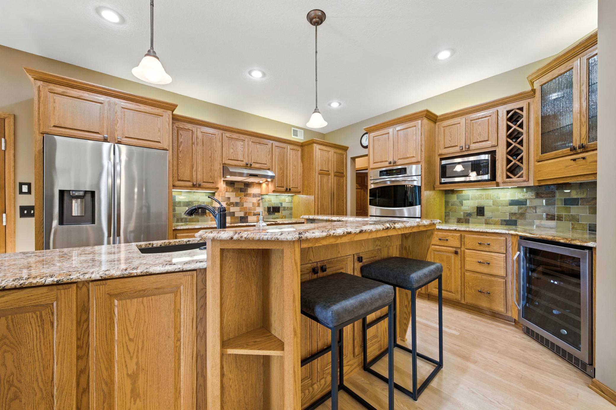 10684 Alameda Avenue Inver Grove Heights, MN 55077 - Photo 4 of 32