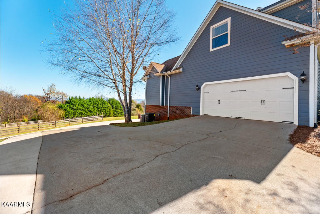2582 Meadow Road West Greenback, TN 37742 - Photo 4 of 60 a view of a house with a yard