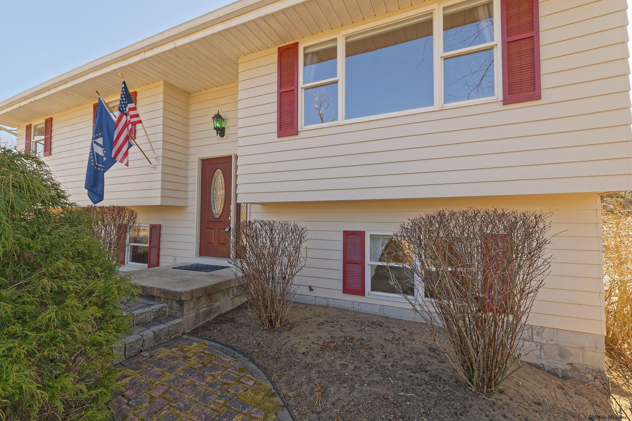 151 Ashdown Road Clifton Park, NY 12019 - Photo 3 of 58 Photo 3
