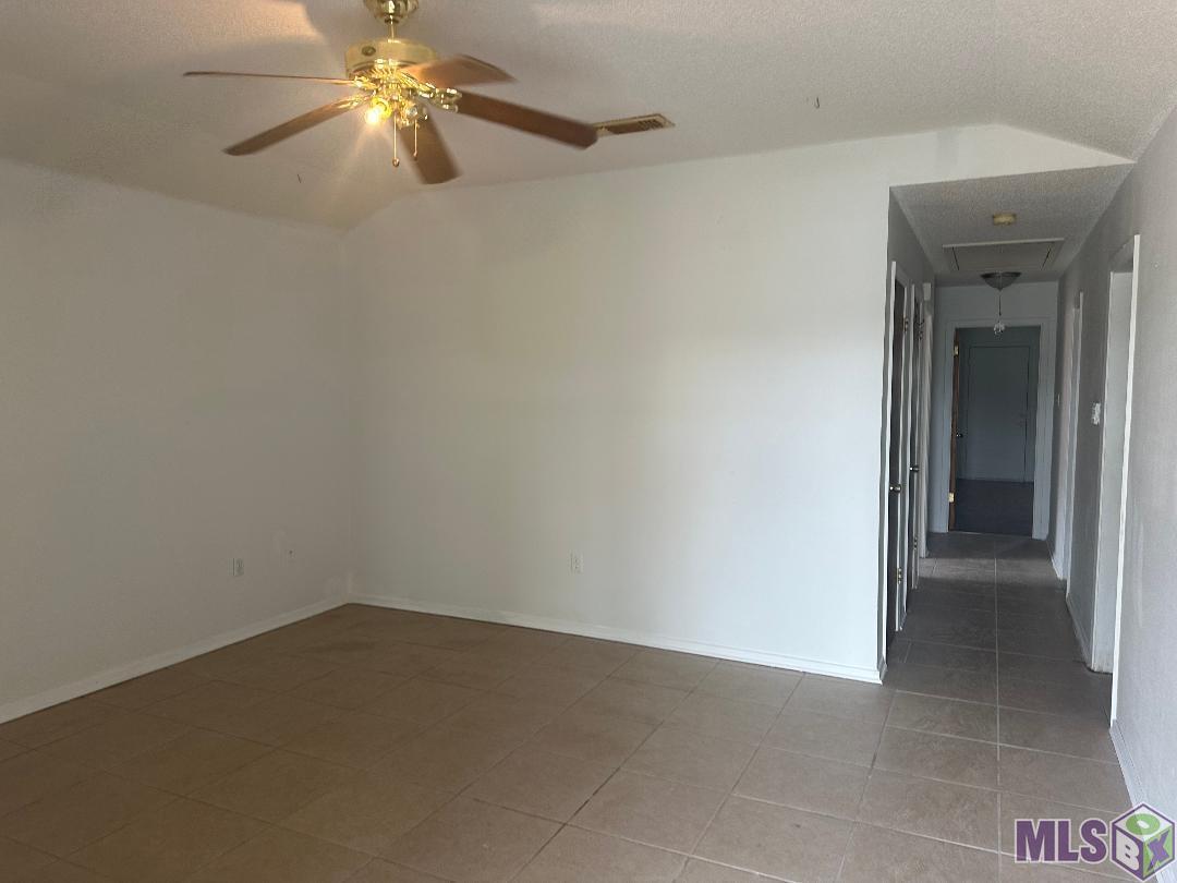 8356 Longwood View Avenue Baton Rouge, LA 70810 - Photo 4 of 5