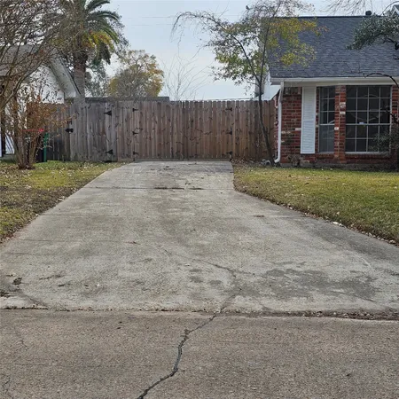$2,650 | 4821 Burning Tree Drive, Baytown, TX 77521