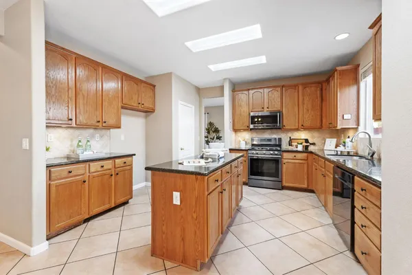 $620,000 | 923 Ryan Avenue, Clovis, CA 93611