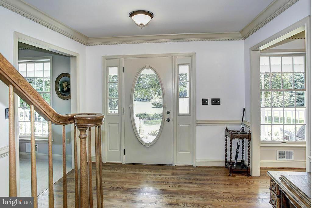 17600 Hardy Road Mount Airy, MD 21771 - Photo 4 of 30 Interior Front Entrance Foyer