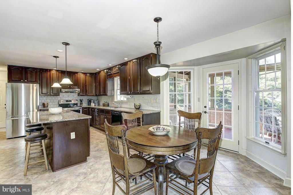 17600 Hardy Road Mount Airy, MD 21771 - Photo 7 of 30 Gourmet Kit w/cherry cabs,granite,tile backsplash