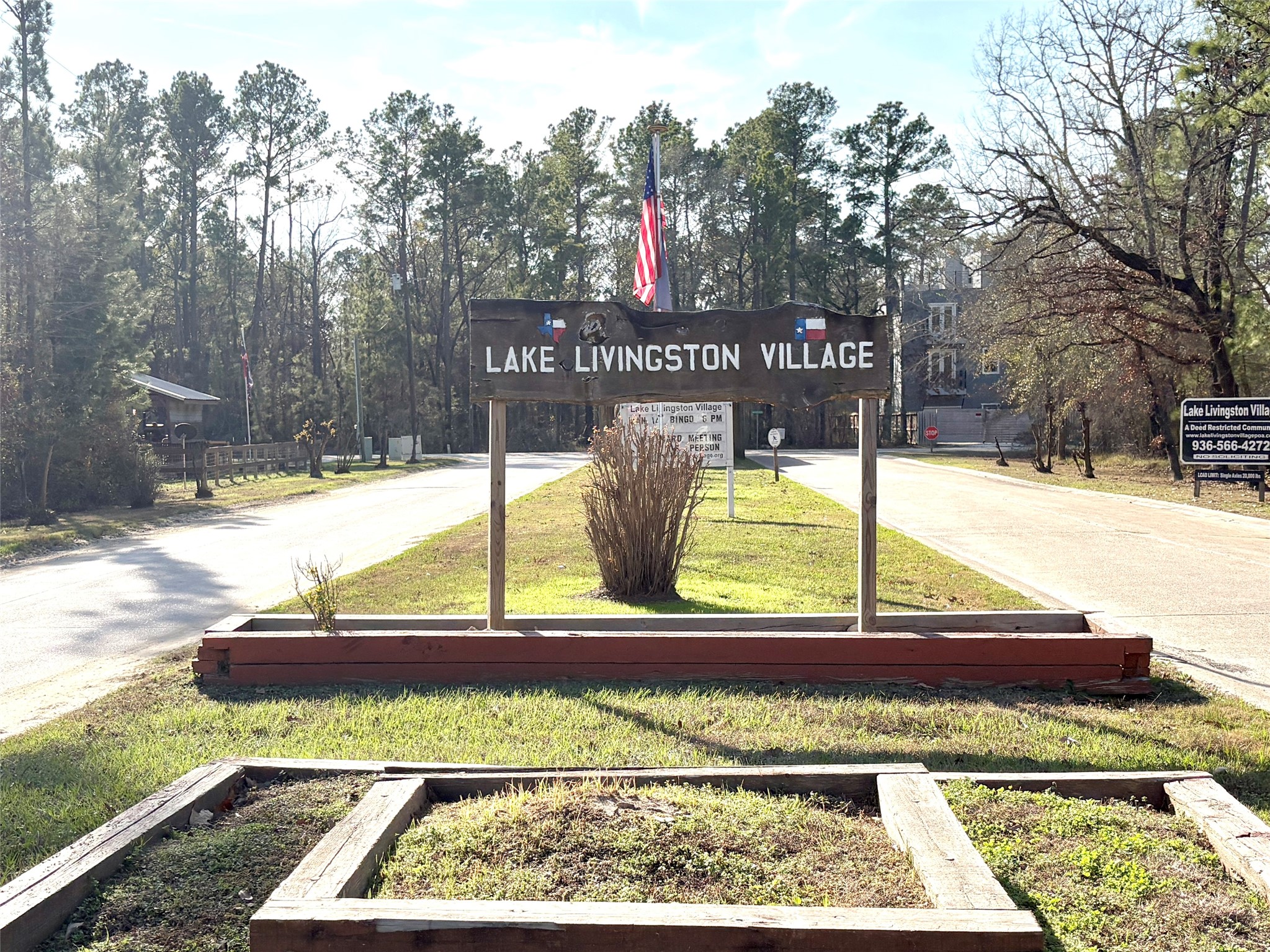 295 Lakecrest Livingston, TX 77351 - Photo 1 of 12 a view of a park with large trees