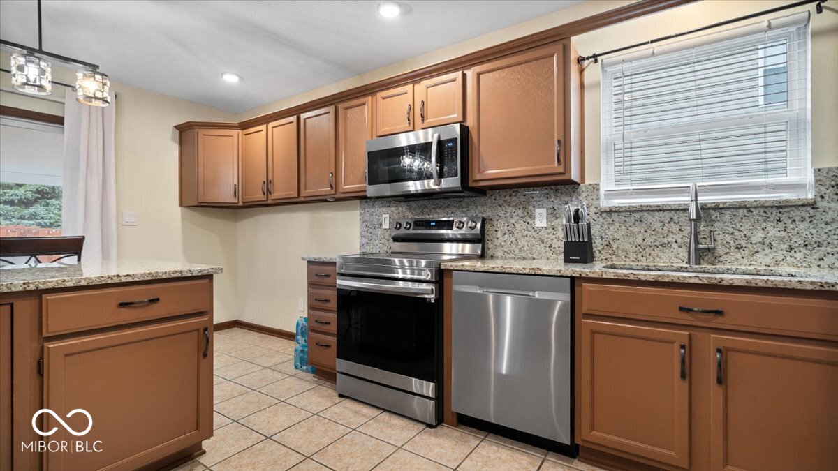 12959 Quarterback Lane Fishers, IN 46037 - Photo 17 of 30