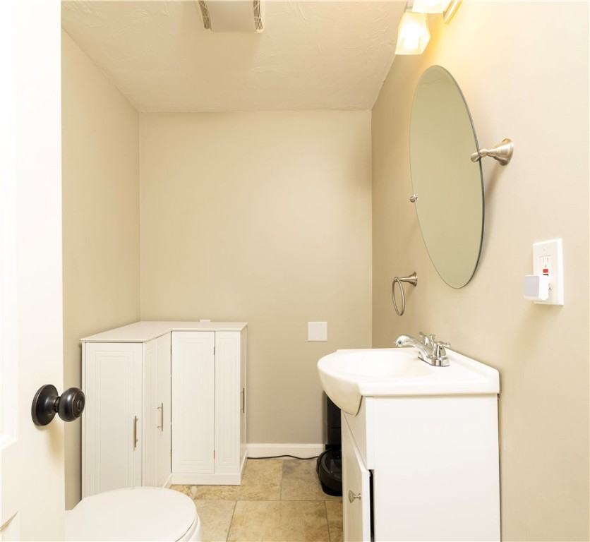 16 Loxley Road Providence, RI 02908 - Photo 17 of 45