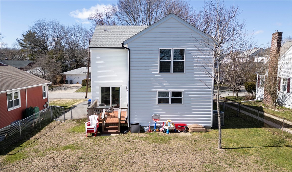 16 Loxley Road Providence, RI 02908 - Photo 37 of 45