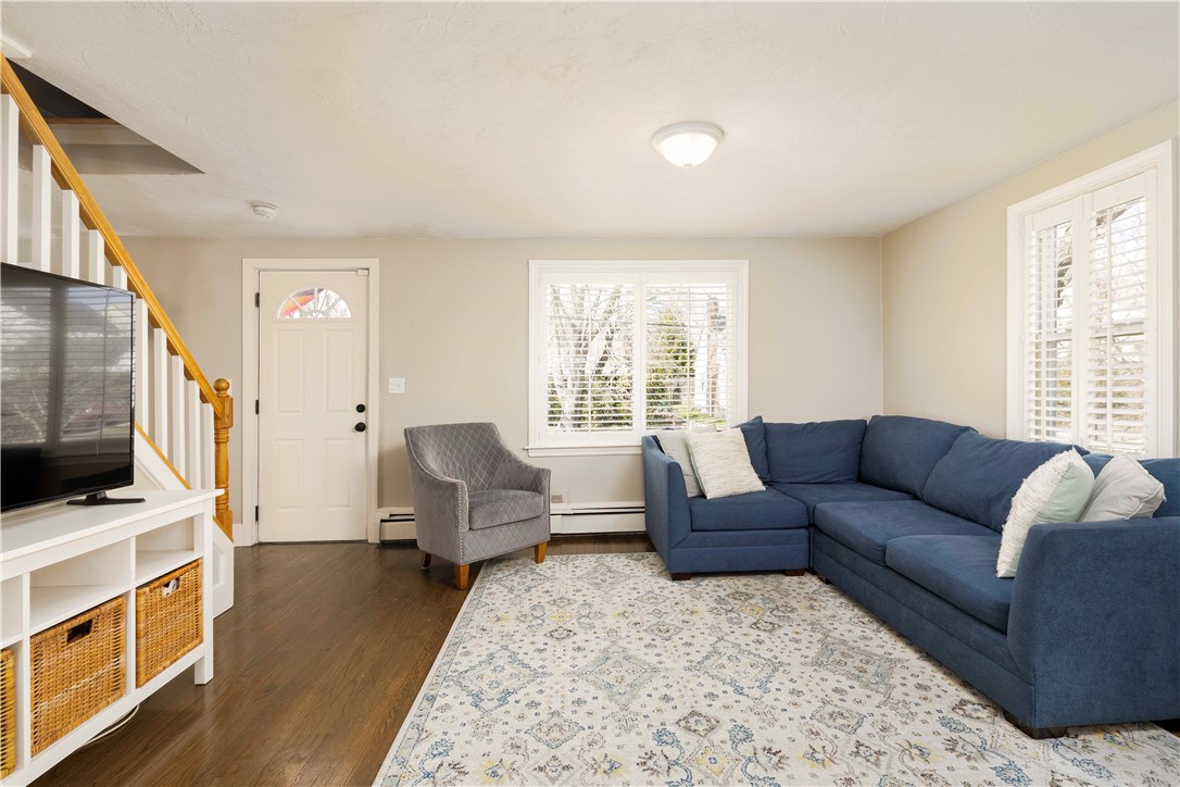 16 Loxley Road Providence, RI 02908 - Photo 10 of 45