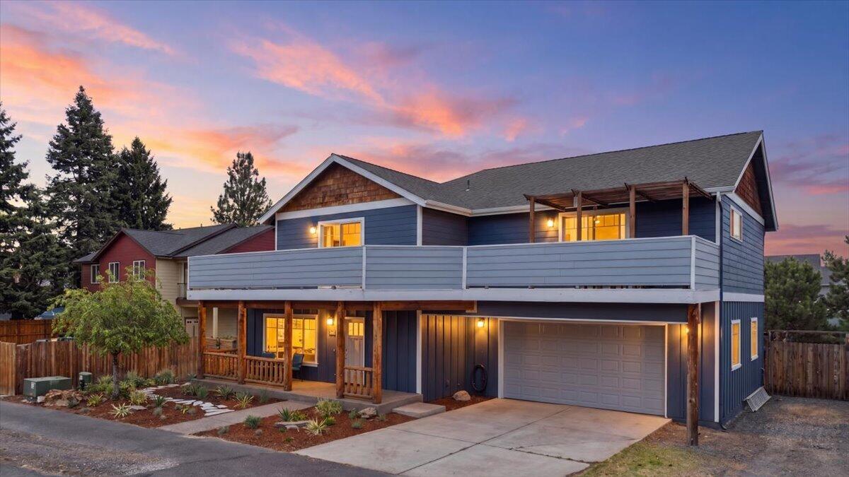210 North Maple Street Sisters, OR 97759 - Photo 19 of 61 01-001_DJI_0225_twilight_40331e66