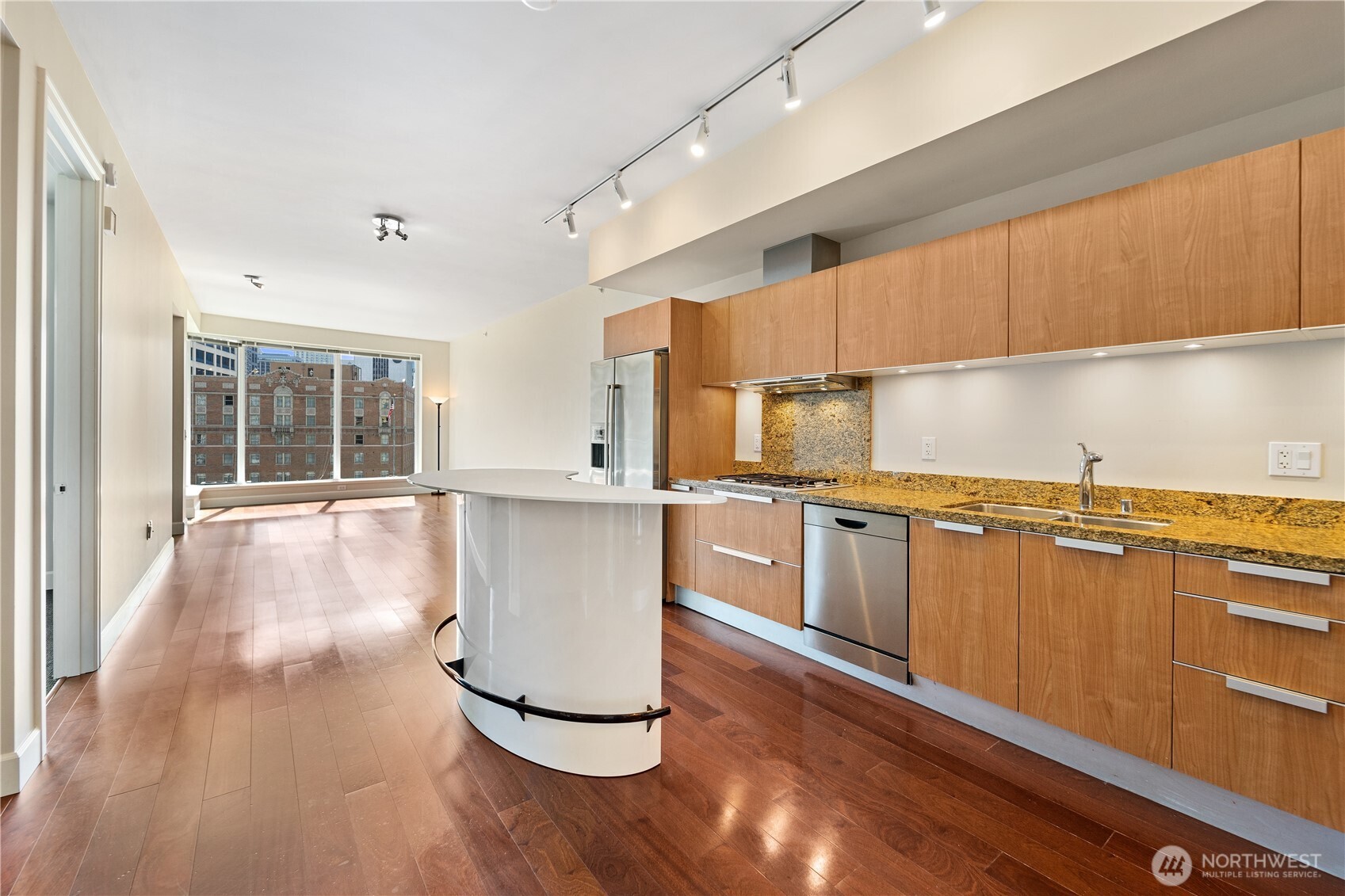 1920 4th Avenue, Unit 907 Seattle, WA 98101 - Photo 4 of 36