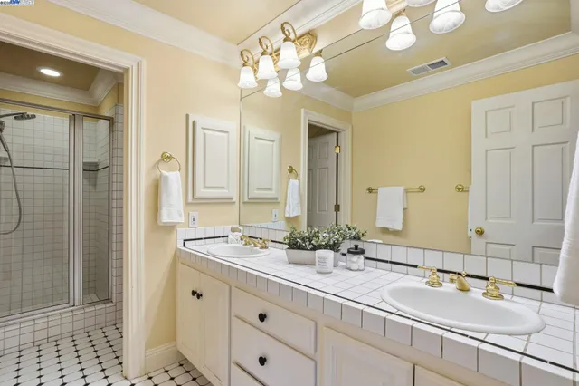 $3,399,000 | 5045 Blackhawk Drive, Danville, CA 94506