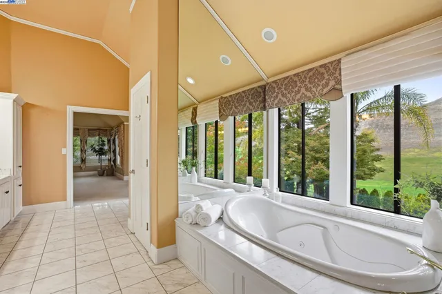 $3,399,000 | 5045 Blackhawk Drive, Danville, CA 94506