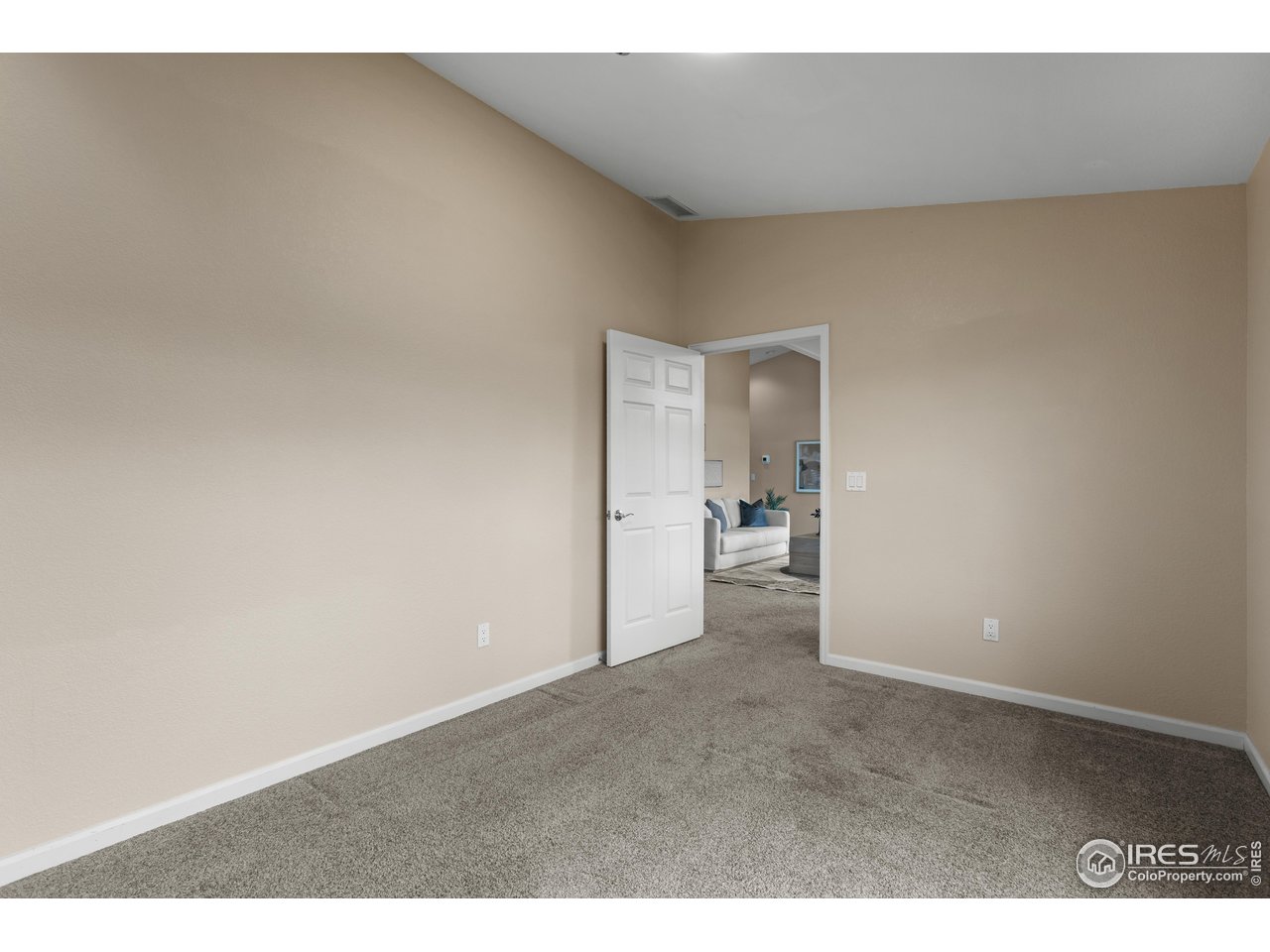 3308 Innisfree Lane Laporte, CO 80535 - Photo 31 of 50 a big room with an entryway