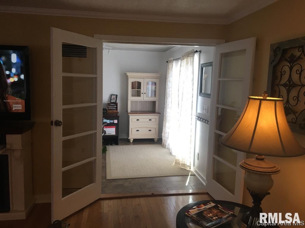 1210 Rutledge Street Pawnee, IL 62558 - Photo 5 of 26