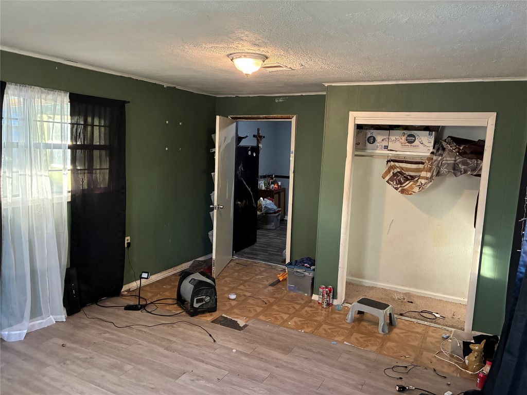 5404 Starling Street Houston, TX 77017 - Photo 19 of 21 a view of a room with gym equipment