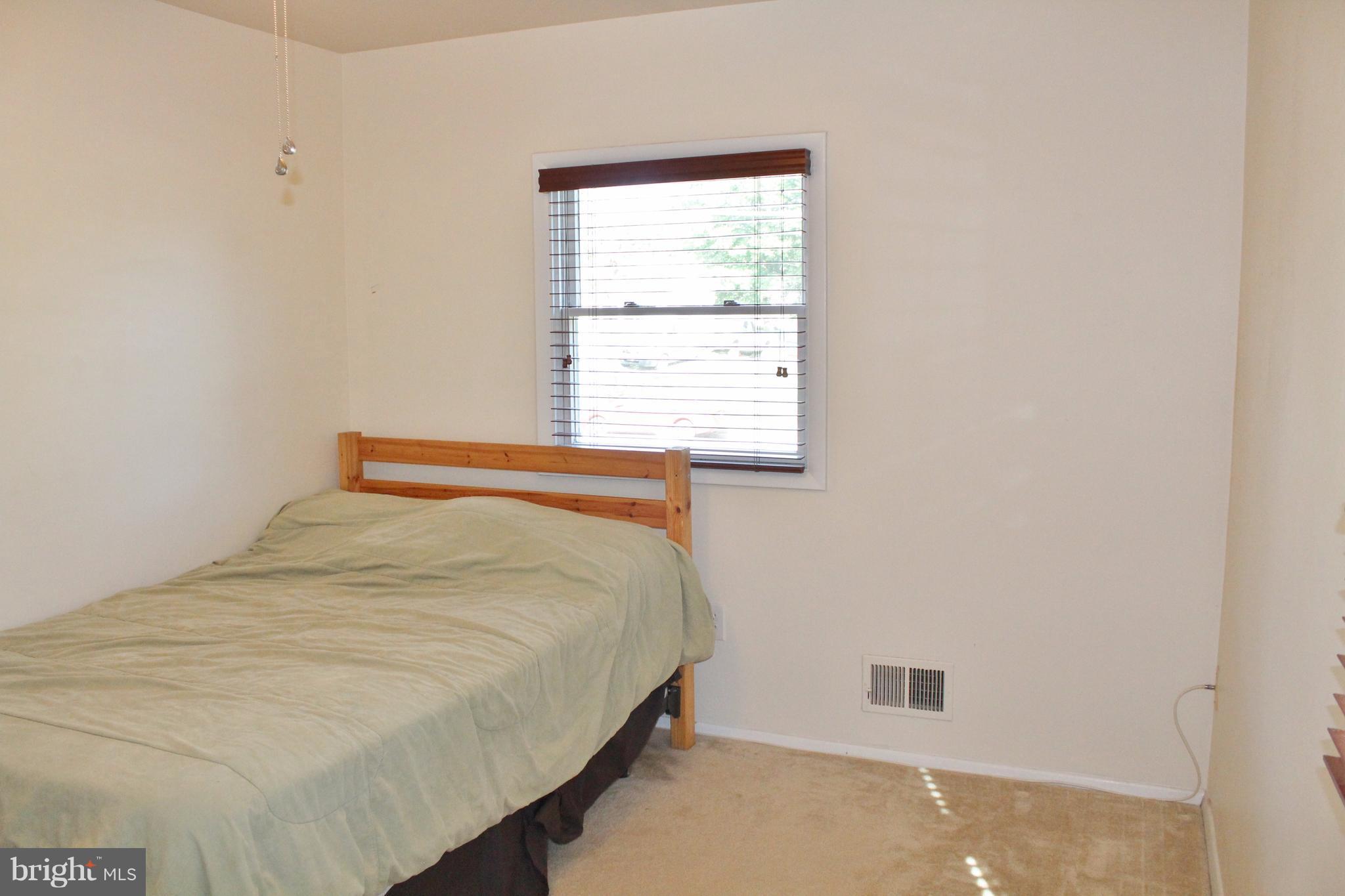 8008 Frye Road Alexandria, VA 22309 - Photo 15 of 30 Bright Additional Bedroom!