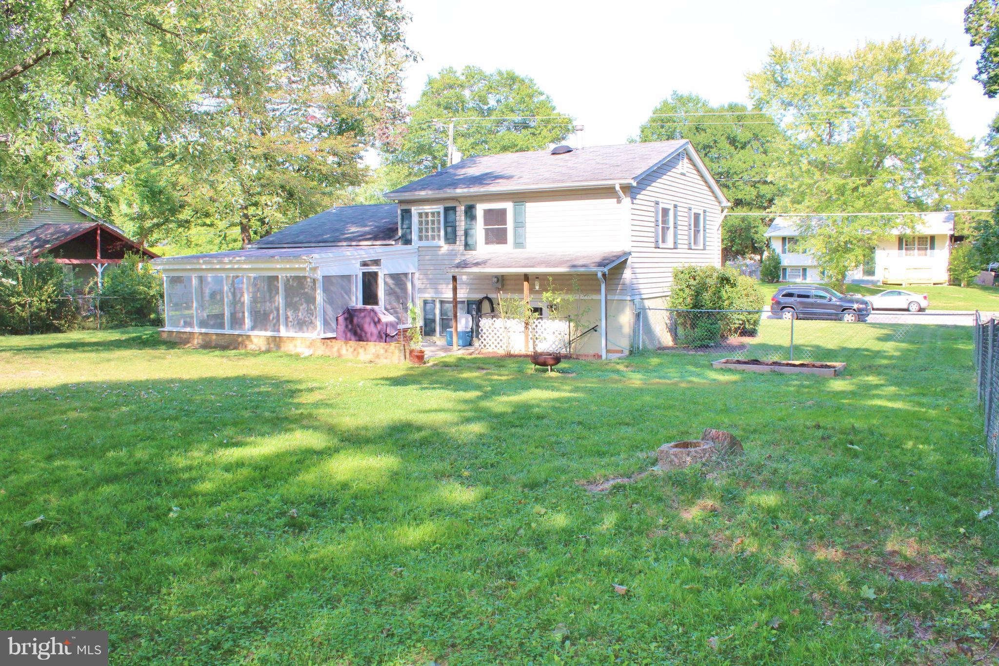 8008 Frye Road Alexandria, VA 22309 - Photo 22 of 30 Enjoy Family and Friends in this Amazing Yard!