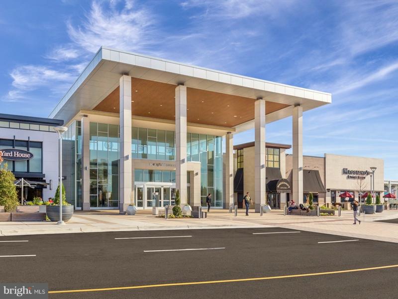 8008 Frye Road Alexandria, VA 22309 - Photo 28 of 30 Dine & Shop at the Springfield Town Center!