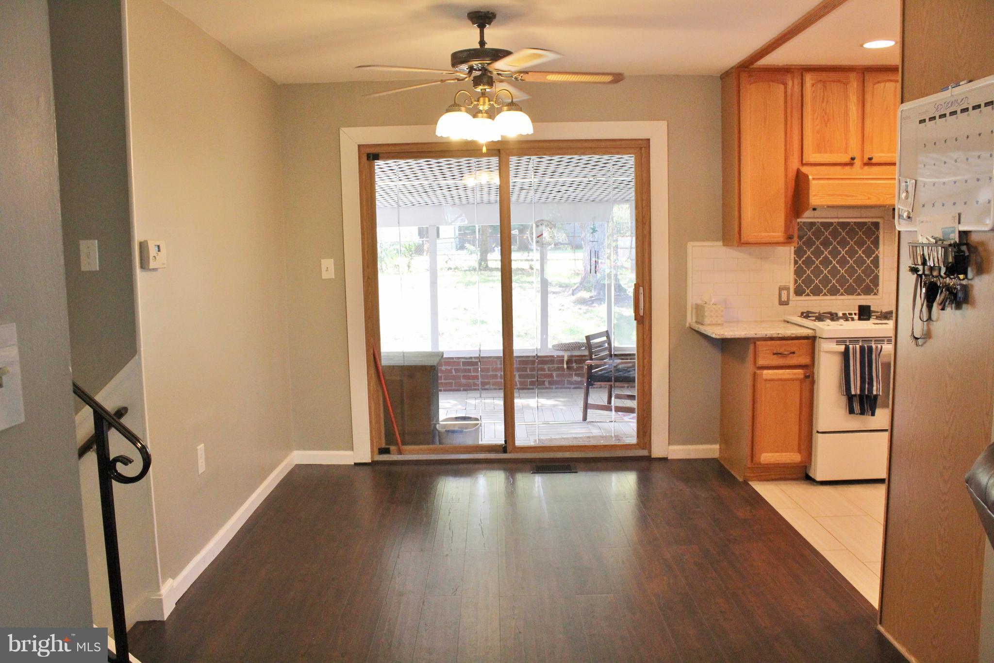 8008 Frye Road Alexandria, VA 22309 - Photo 4 of 30 Dining Rm w/Door to Large Screened, Covered Patio!