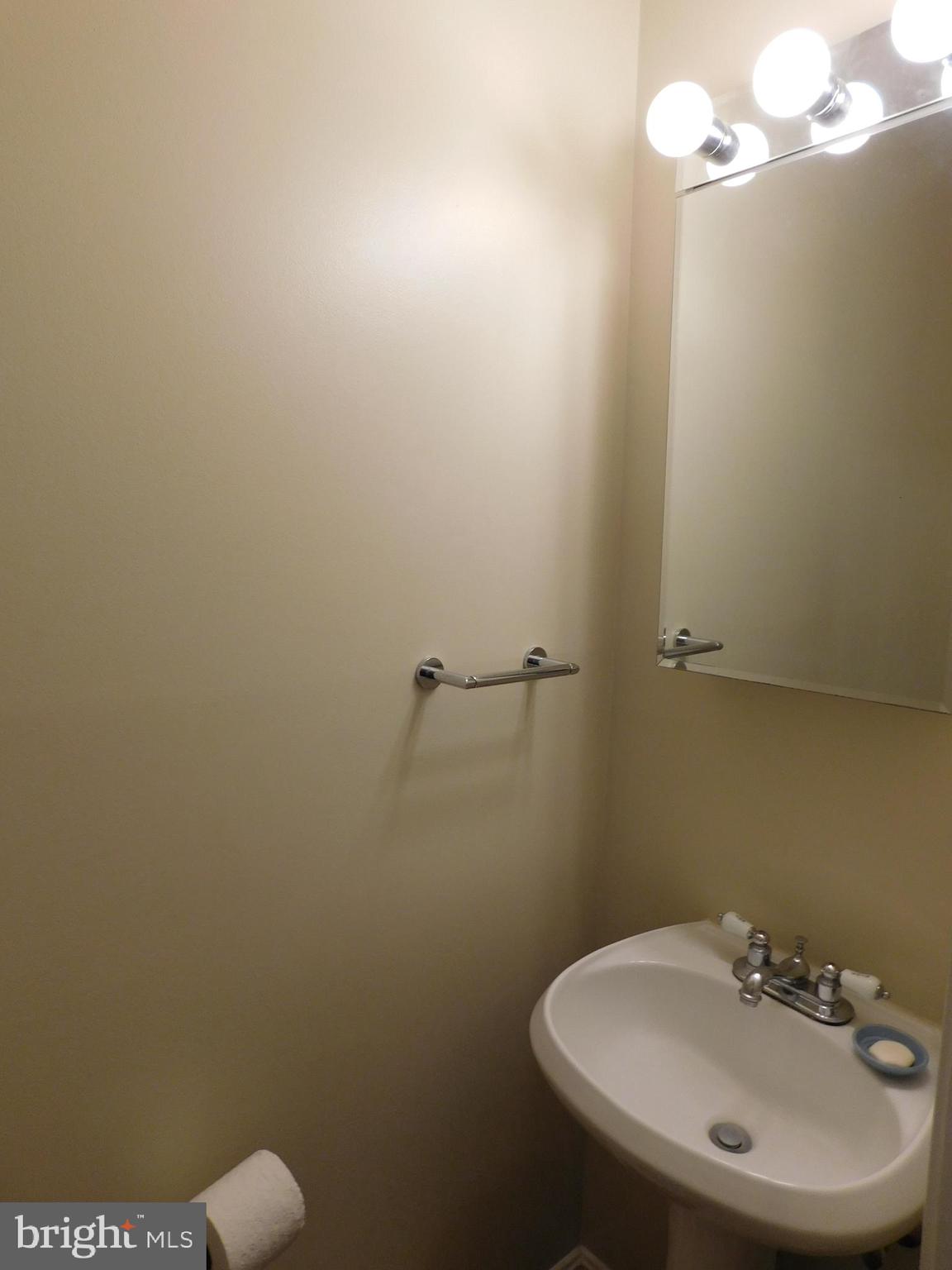 2424 Ansdel Court Reston, VA 20191 - Photo 13 of 25 Half bath in foyer/entry