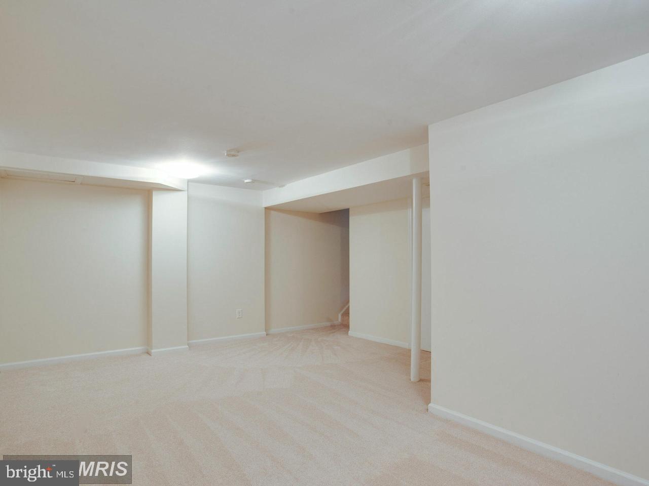 2424 Ansdel Court Reston, VA 20191 - Photo 21 of 25 Large recreation room