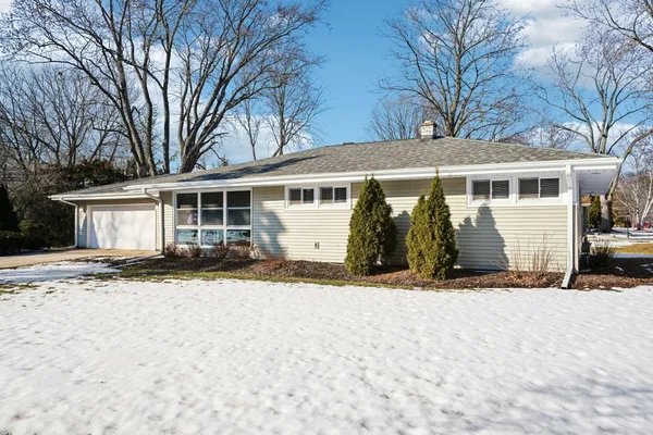 12660 West Pinewood Road, Brookfield, WI 53005