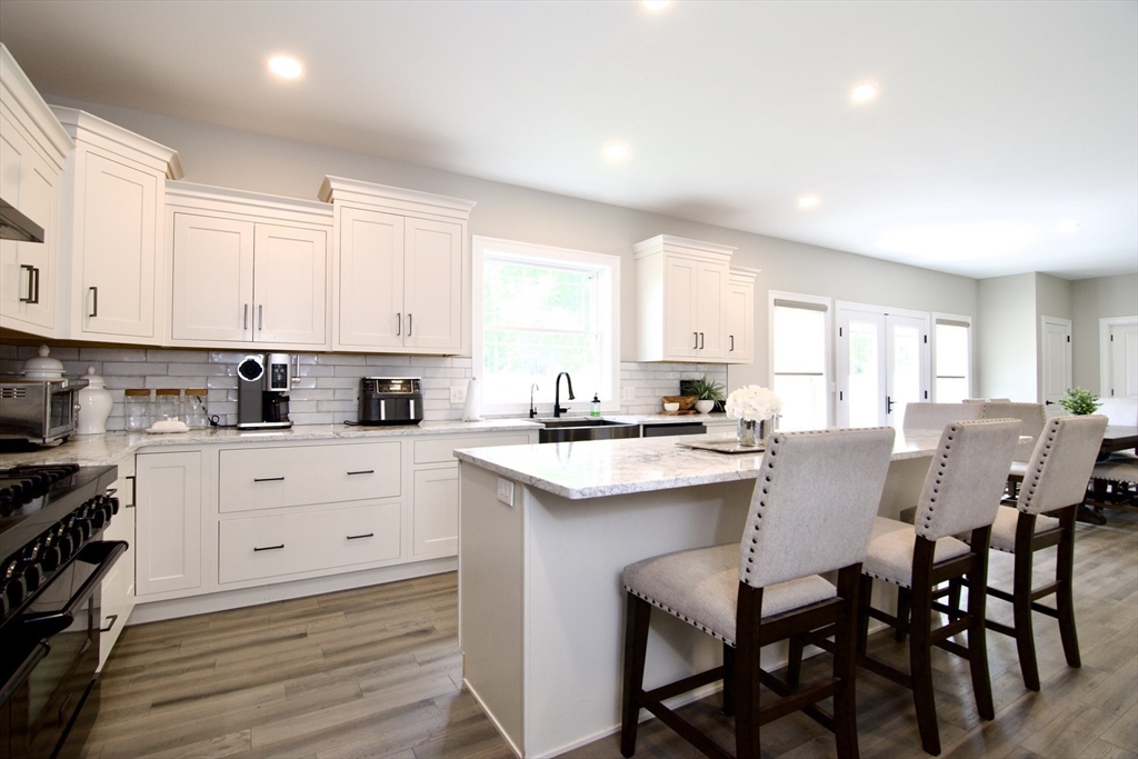 103 Oak Hollow Road Springfield, MA 01128 - Photo 14 of 42