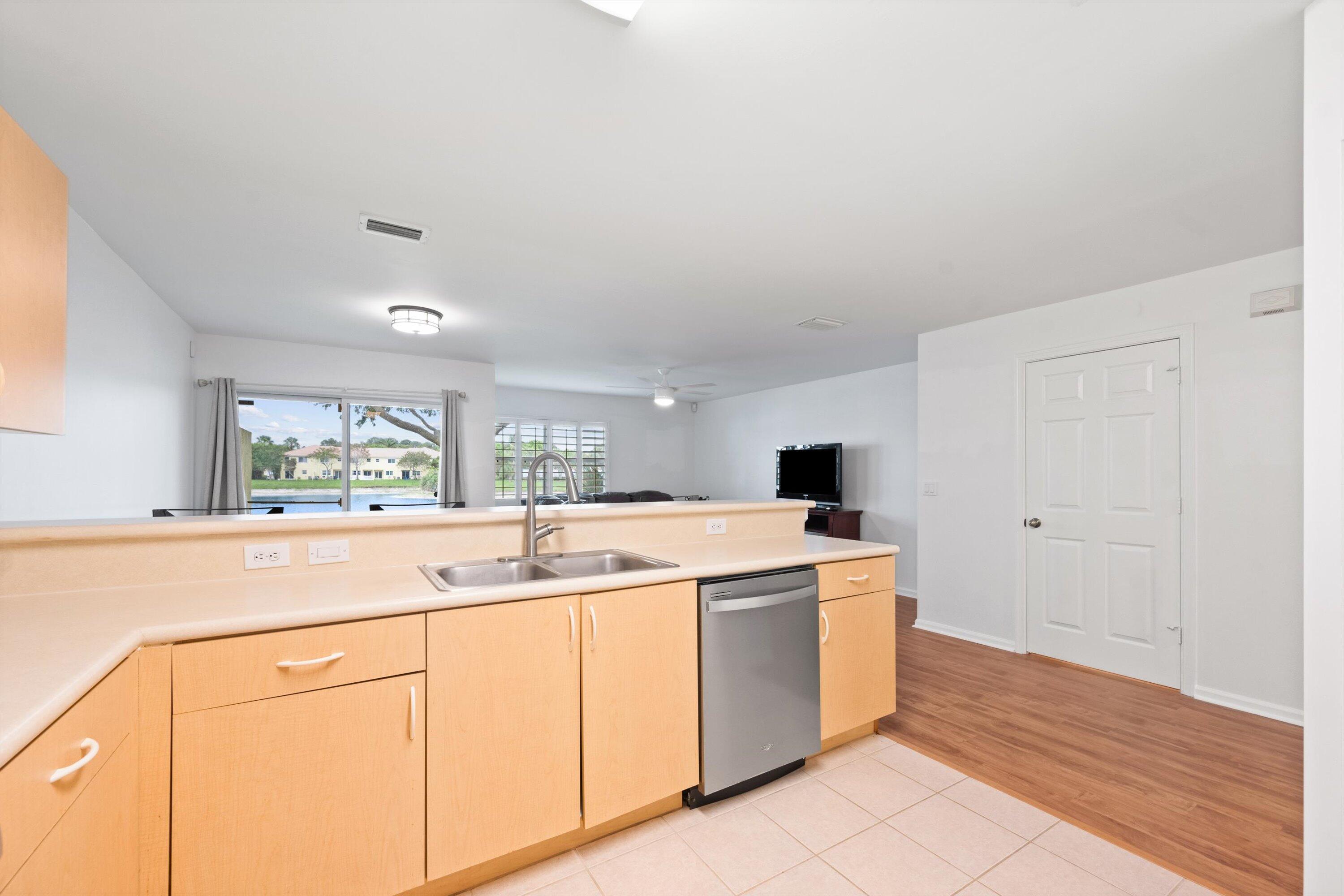 796 Imperial Lake Road West Palm Beach, FL 33413 - Photo 11 of 24 10-DSC_4770