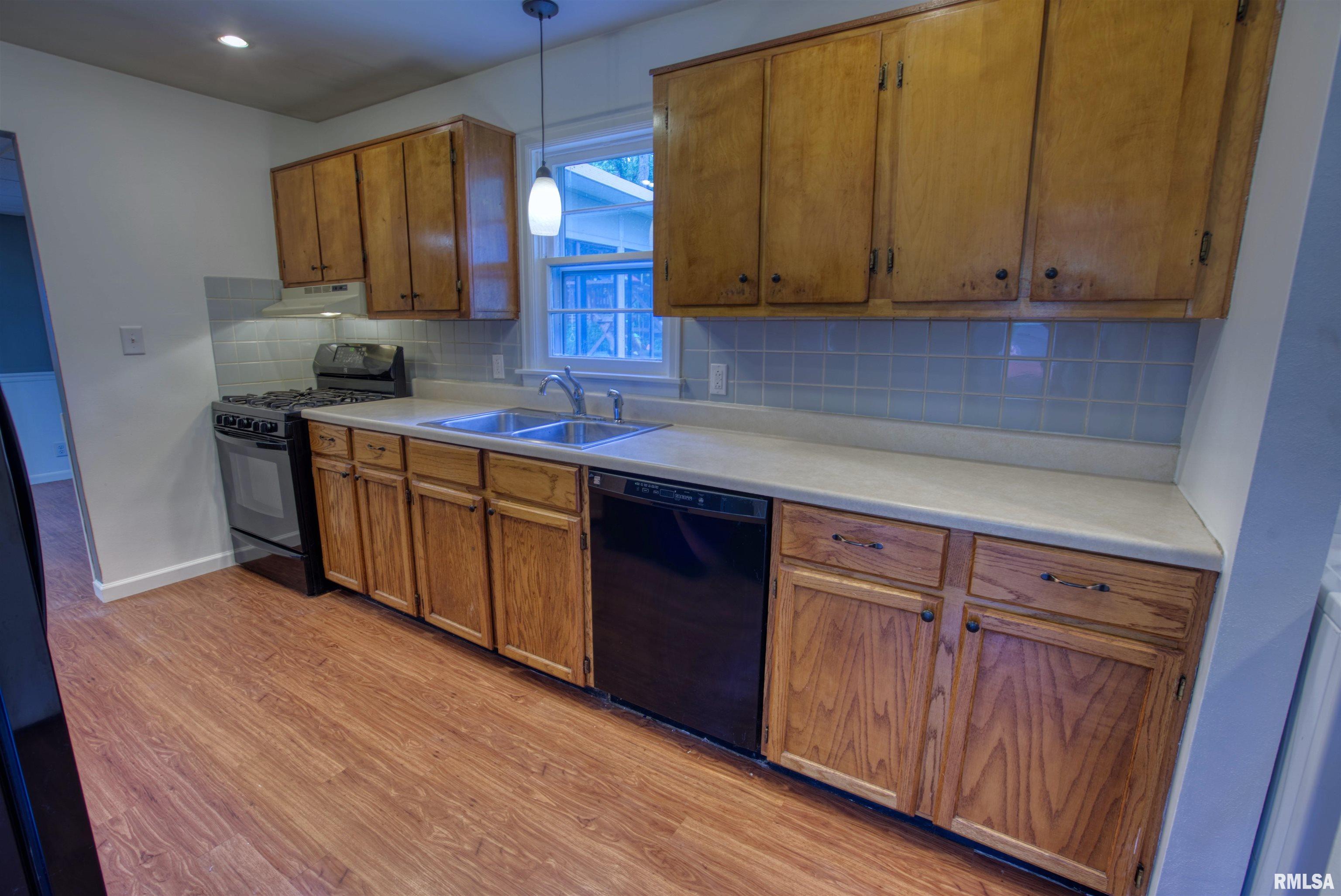 305 Wagner Street Washington, IL 61571 - Photo 8 of 28