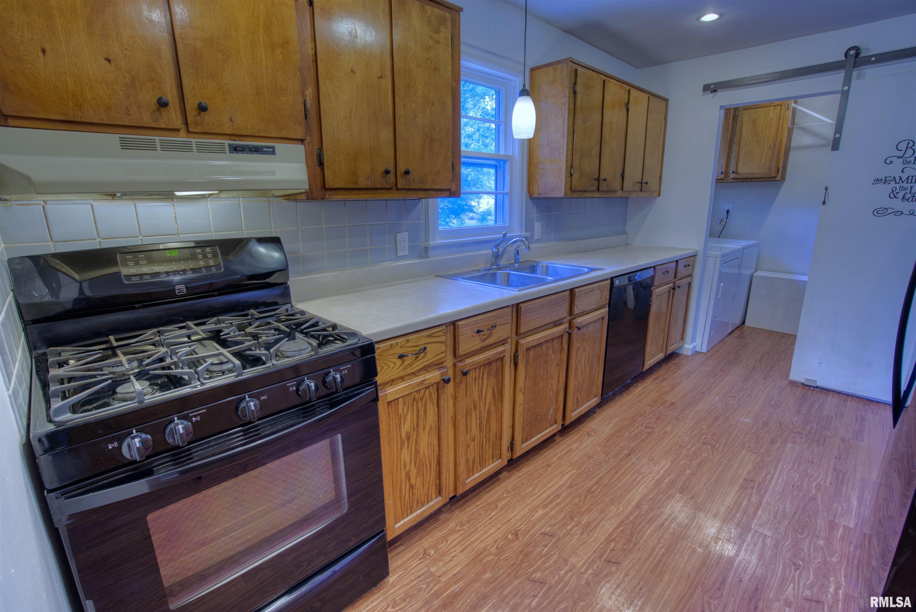 305 Wagner Street Washington, IL 61571 - Photo 10 of 28