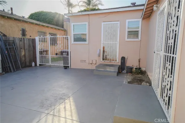 $930,000 | 404 South Poinsettia Avenue, Compton, CA 90221