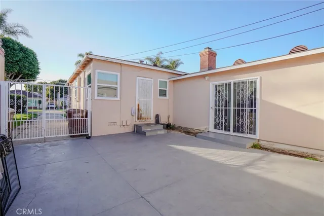 $930,000 | 404 South Poinsettia Avenue, Compton, CA 90221