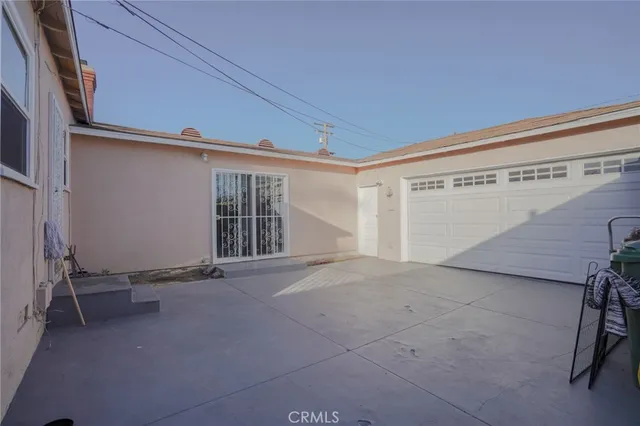 $930,000 | 404 South Poinsettia Avenue, Compton, CA 90221