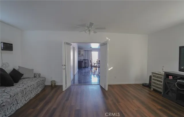 $930,000 | 404 South Poinsettia Avenue, Compton, CA 90221