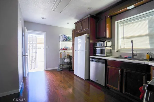 $930,000 | 404 South Poinsettia Avenue, Compton, CA 90221